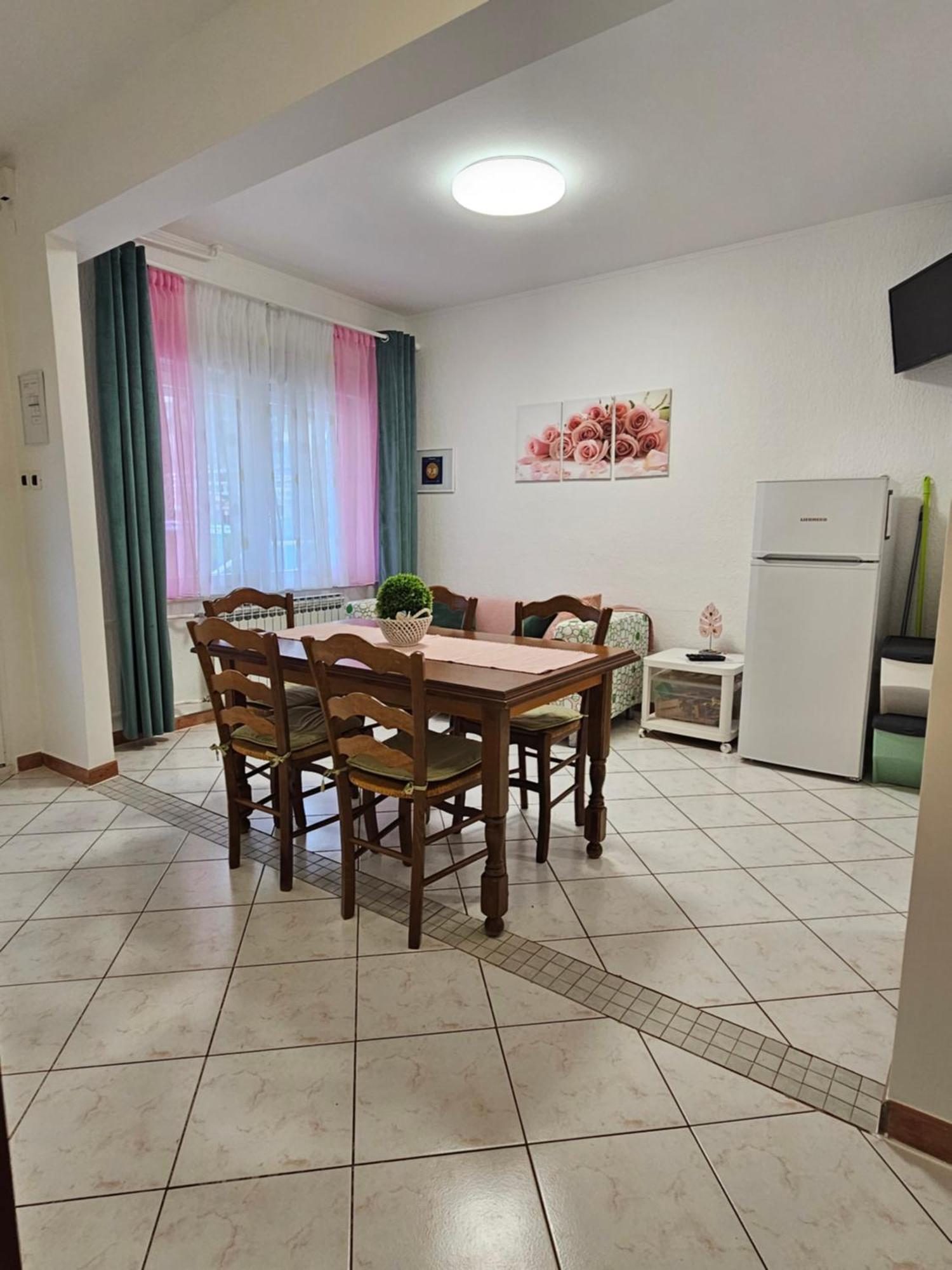 Apartments Rosovic J&C Mošćenička Draga Екстериор снимка